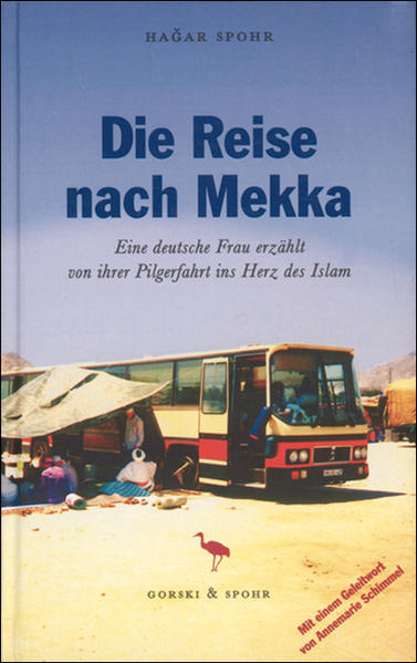 Der Bericht einer deutschen Frau über eine Reise zu heiligen Stätten des Morgenlands: Kerbala, Bagdad, Mekka, Medina, Damaskus und Jerusalem. '… Erschöpft aber selig lehne ich an einer marmornen Säule, umgeben von Pilgern, mit Blick auf das größte Heiligtum der islamischen Welt, die Kaaba. Sie ist es, nach der sich die Muslime aller Länder im Gebet ausrichten. Nur wenige Meter von dem entfernt, was die Gläubigen einen Fuß des Throns Gottes nennen, sitze ich nach Wochen anstrengender Reise, der Überwindung vieler Gefahren und Schwierigkeiten vor einem großen Ziel, und doch ist es ein Rätsel: Wie kommt es, daß ich, Tochter deutscher Eltern, Großeltern und Urgroßeltern, hierhergefunden habe, an eine Stelle die Millionen Menschen als der Nabel der Welt gilt und den meine Eltern nicht kannten?.'