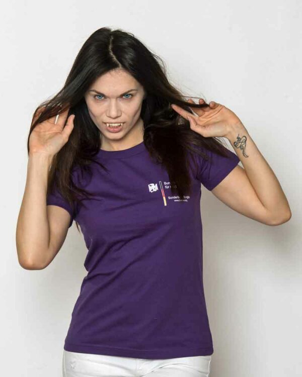 Girlie-Shirt Sonderbeauftragte in Purple (Foto: Barbara Frommann)