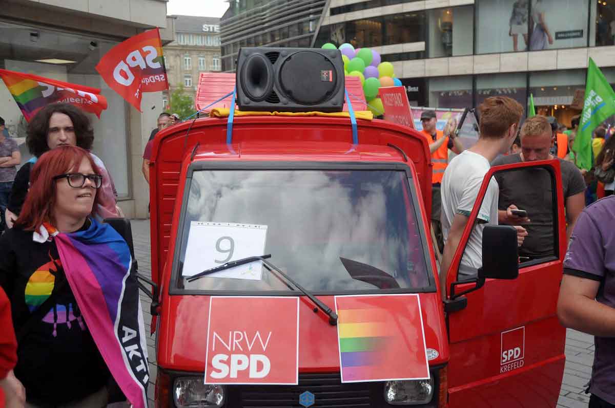Demo beim CSD Düsseldorf 2018