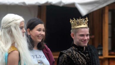 Joffrey Baratheon in Begleitung (Foto: Bundesamt für magische Wesen)