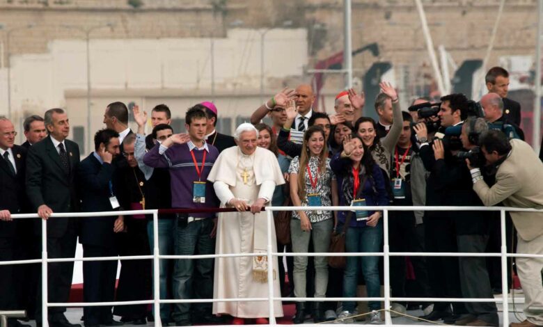 Papst Benedikt XVI. bei seiner Ankunft im Hafen von Malta am 18.04.2010 (Foto: istock)