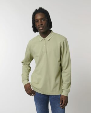 Für die Unisex-Poloshirt mit langen Ärmeln "Prepster Long Sleeve" mit dem Bundeslurch wurde 100% gekämmte ringgesponnene Bio-Baumwolle verwendet, denn das BAfmW steht für einen fairen und nachhaltigen Umgang mit Ressourcen