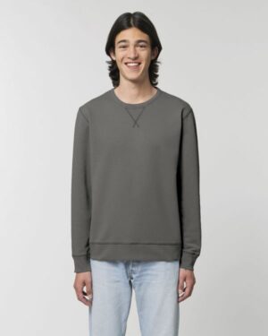Für die Unisex Sweatshirt mit Rundhalsausschnitt "Joiner Vintage" mit dem Bundeslurch wurde 100% gekämmte ringgesponnene Bio-Baumwolle verwendet, denn das BAfmW steht für einen fairen und nachhaltigen Umgang mit Ressourcen